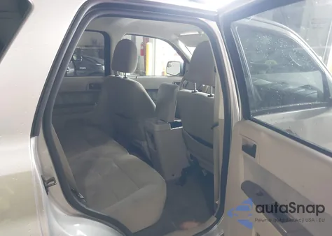 2010 Ford Escape Hybrid z USA, uszkodzony, nr VIN 1FMCU5K33AKA32609